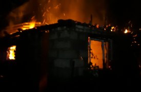 В Тульской области вечером сгорела баня
