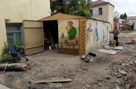 В Туле на улице Металлистов обычный гараж стал арт-объектом