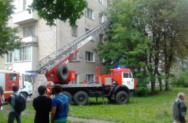 Во время пожара в пятиэтажке на проспекте Ленина пострадал мужчина