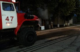 В Дубне огонь уничтожил крышу жилого дома