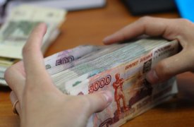 Экс-бухгалтер арсеньевской школы обвиняется в мошенничестве