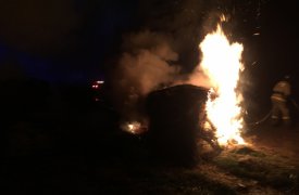 В Заокском районе пятеро пожарных тушили сено