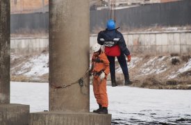 В центре Тулы спасатели отработали навыки спасения на воде