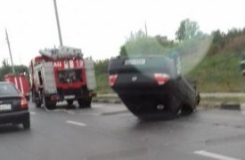 В Туле «Ниссан» перевернулся на крышу посреди проезжей части
