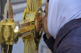 В Туле на колокольню храма Петра и Павла установили новый позолоченный крест
