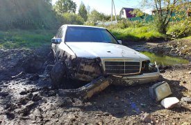 В болоте в тульском Скуратово нашли «Мерседес»