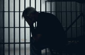 В Суворовском районе 77-летний пенсионер перерезал горло молодому знакомому