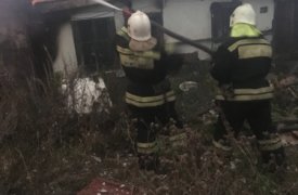 В Плавском районе восемь человек тушили сарай