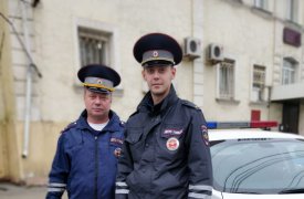 Экипаж ДПС спас 13-летнюю девочку, которой на трассе стало плохо с сердцем