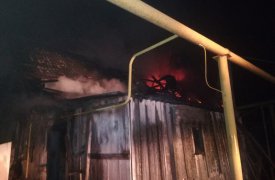 Три пожарных расчета тушили дом в Богородицком районе