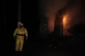 В поселке Товарковский загорелась бытовка