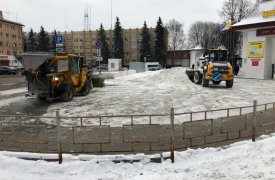 Улицы Тулы обрабатывают противогололедным материалом