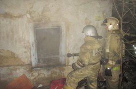 При пожаре в заброшенном строение в Узловой пострадали люди