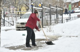 Ночью в Туле убирали снег 86 единиц спецтехники