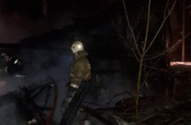 14 человек тушили блок сараев в Узловском районе