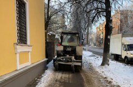 142 человека убирают Тулу от снега