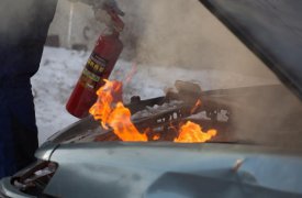 Возле башенок «Ясной Поляны» в результате ДТП загорелась машина
