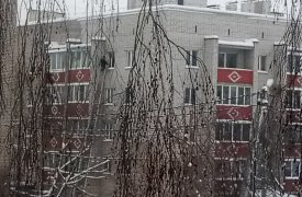 В «злополучном» доме Ясногорска спасатели пытались пробраться в квартиру к умершему мужчине