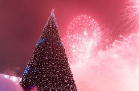 В новогоднюю ночь туляки увидели грандиозный салют и 3D-шоу на здании правительства. ВИДЕО