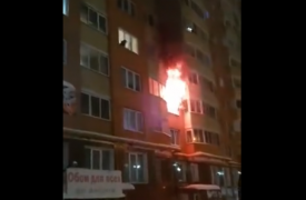 В Туле на проспекте Ленина полыхает квартира в многоэтажке. ВИДЕО
