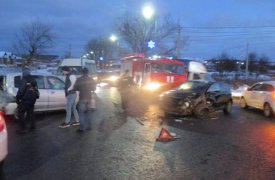 Двое туляков пострадали в тройном ДТП с микроавтобусом
