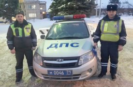 Жительницы Брянской области поблагодарили тульских сотрудников ДПС за помощь в канун Нового года
