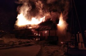 Ранним утром в Алексине пылал жилой дом