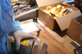 На тульском рынке «Привозъ» изъяли и уничтожили дорогие санкционные сыры