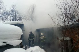 20 пожарных полчаса тушили горящий дом на ул. Болотова в Туле