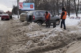 В Туле усилили обработку дорог и тротуаров реагентами