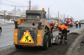 В Туле продолжается аварийно-восстановительный ремонт дорог литым асфальтом