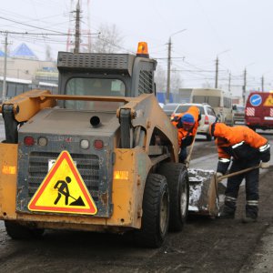 В Туле продолжает аварийно-восстановительный ремонт дорог литым асфальтом