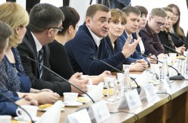 Алексей Дюмин встретился с педагогами Тульской области
