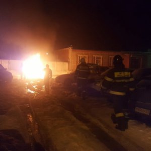 Ночью в Тульской области сгорели «Тойота» и «Фольксваген»