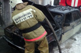 Ранним утром в Суворовском районе сгорел гараж вместе с «Мерседесом»