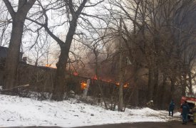 В Новомосковске сильнейший пожар уничтожил 500 тонн бумаги
