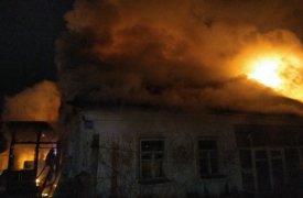 В Щекинском районе огонь уничтожил террасу и чердак