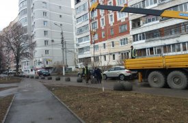 В Туле на ул. Белкина оградили пешеходную дорожку от проезжей части