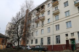 Евгений Авилов встретился с жителями дома 49 по улице Октябрьской