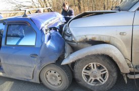Под Тулой «УАЗ Патриот» протаранил «Логан»
