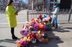 В Туле оштрафовали продавцов искусственных цветов