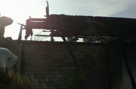 Ранним утром в Чернском районе выгорело кирпичное здание