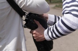 В Кимовске грабитель среди бела дня напал на почтальона
