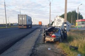 Под Тулой грузовик протаранил «Нексию» и улетел в кювет