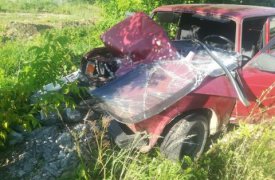 В Ясногорском районе столб придавил «семерку» с водителем