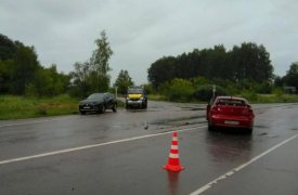 В Тульской области два «Митцубиси» не поделили дорогу