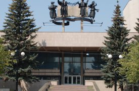 Коллектив тульского драмтеатра скорбит по трагически ушедшему из жизни актеру Тимуру Курбангалееву