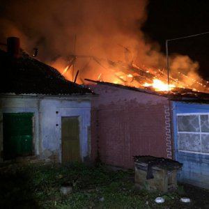 В Тульской области сгорел дом: есть пострадавший