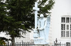 В тульском Заречье на кладбище обнаружили тело мужчины