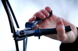 В Новомосковске двое подельников замаскировались под рабочих, чтобы украсть кабель